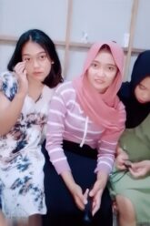 3 Cewek hijab Kena Gilirs