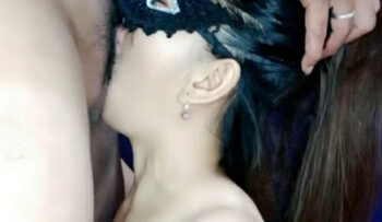 TASYA AMORA Telan Sotong