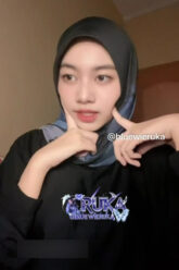 MIKA RUKA Hijab Ngangkang Ngocok