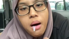 RINA Pegawai Honorer Nyotong Di Parkiran Kantor