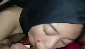 HIJAB Cakep Nyedot Biji Sotong