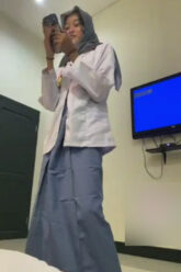 PELAJAR Pakai Seragam Checkin Hotel.jpg