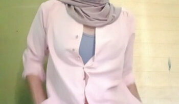 TUDUNG Karyawan Roti Omek Di Kontrakan.jpg