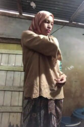 DEDE Hijab Kebaya Belajar Omek.jpg